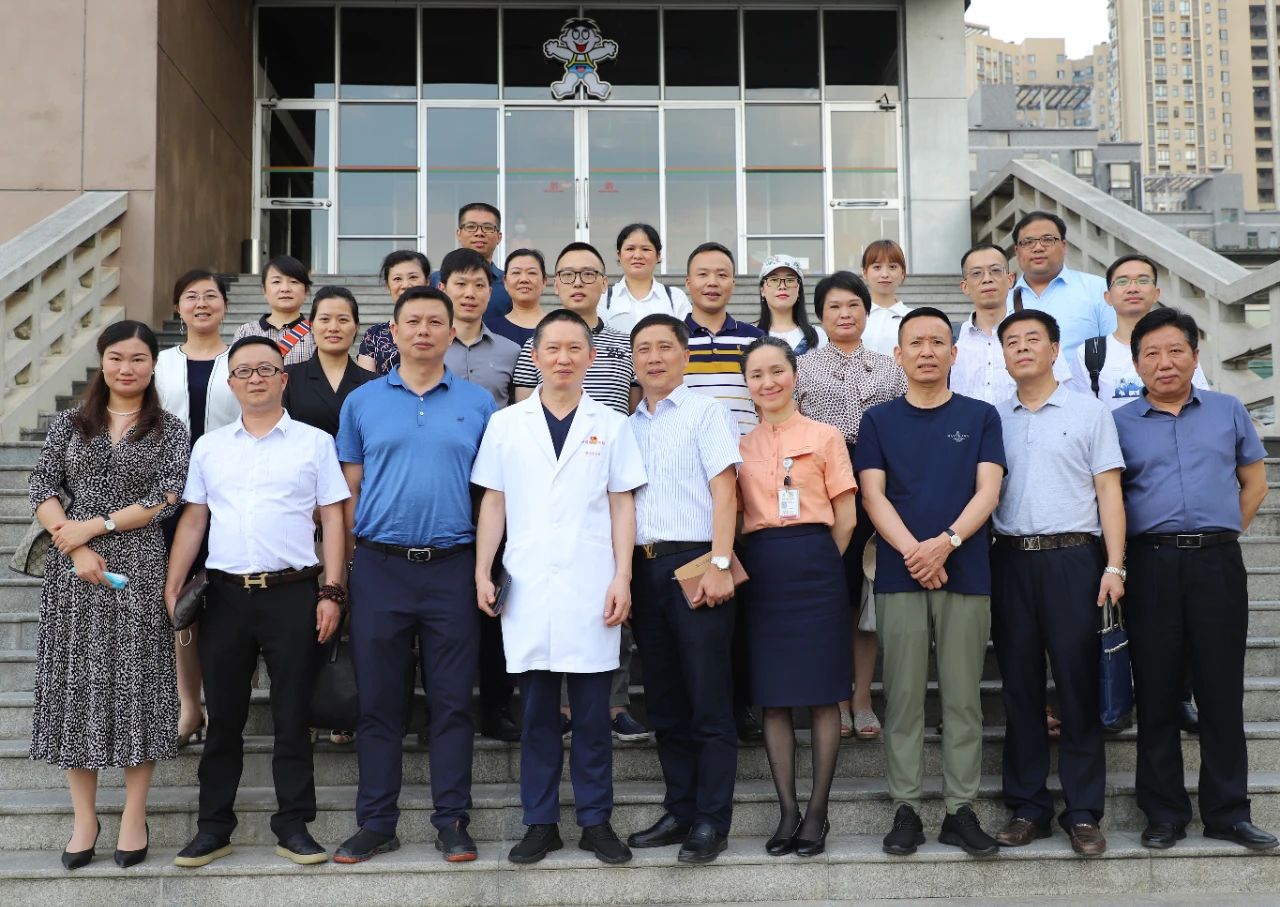 深入走访医疗机构，提高集团规范化管理水平